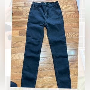 Free people size 25 black skinny jeans never really worn